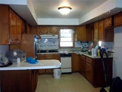 170 S Railroad St, Whiteland, IN 46184 - photo 3