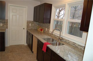 6348 Switzer Ln, Shawnee, KS 66203 - photo 4