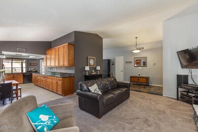 1715 N La Rosa (6 of 26)
