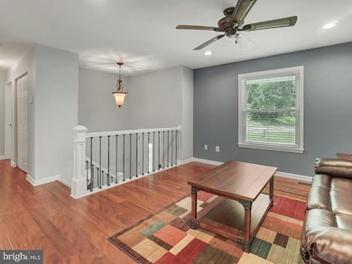 10972 Horseshoe Dr, Frederick, MD 21701 - photo 3