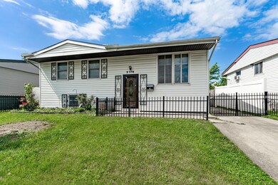 2176 Lisa Dr (Exterior)-4