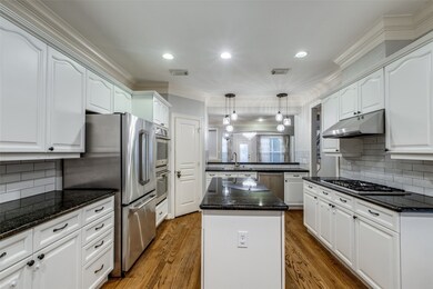 1739 Michigan St, Houston, TX 77006 - photo 3