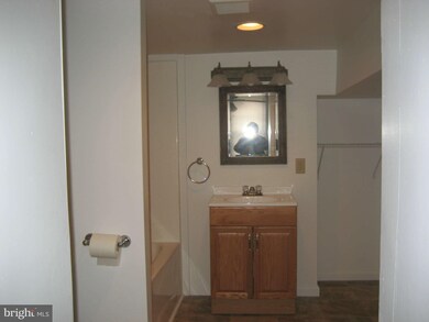 322 E Franklin St, Hagerstown, MD 21740 - photo 4