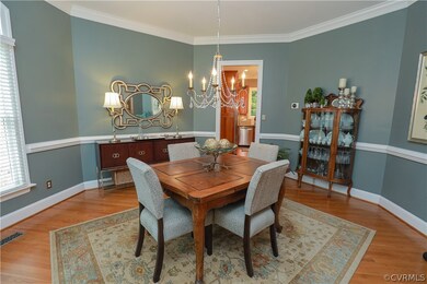Gorgeous chandelier!