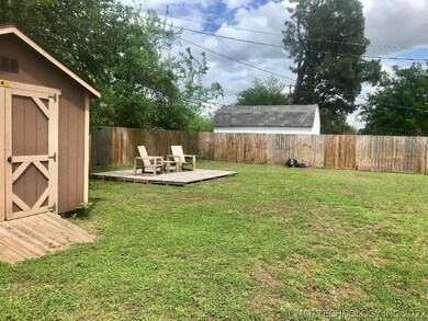 1006 E 10th St, Cushing, OK 74023 - photo 2