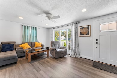 850 Hortonville Rd, Swansea, MA 02777 - photo 3