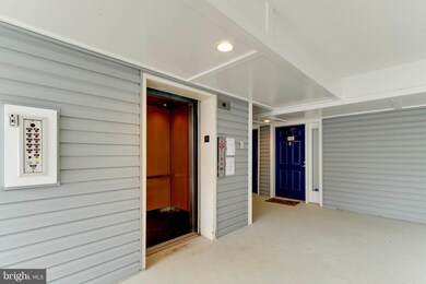 The Four Winds at Oakton unit 2-D6, Oakton, VA 22124 - photo 2