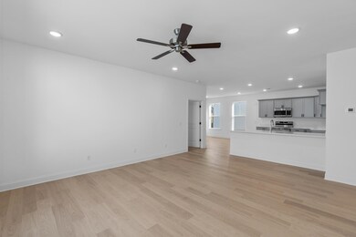 Daisy Living Area 2