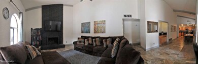 003_LIVING
