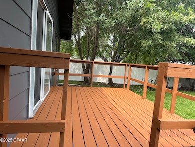 1803 Drees Dr, Grand Forks, ND 58201 - photo 3