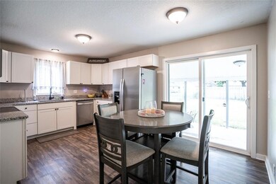 306 E 19th St N, Newton, IA 50208 - photo 7