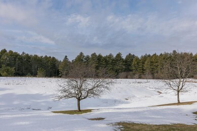 48 Range Rd Cumberland ME-large-003-034-