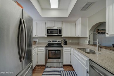801 W 13th St-8