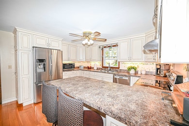 58 Tallant Rd, Pelham, NH 03076 - photo 3