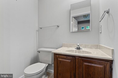 3640 Wharf Ln, Triangle, VA 22172 - photo 6