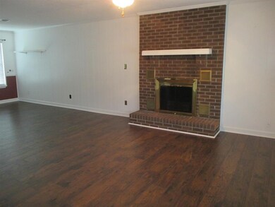 704 Plaza Dr, Jacksonville, NC 28540 - photo 2