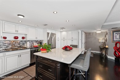 04_4600HighwayA1A505_177001_Kitchen_HiRe