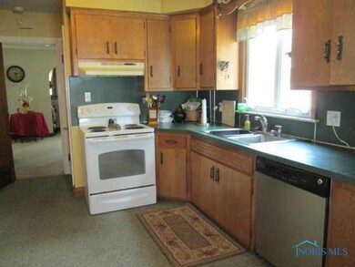 218 Adams St, Luckey, OH 43443 - photo 6