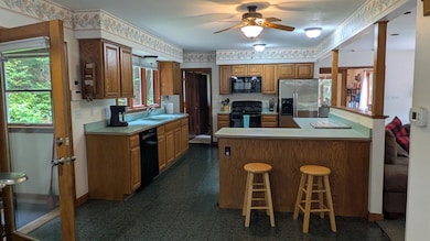 34 Hubbard Grove Rd, Shelburne, NH 03581 - photo 3