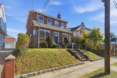 114-47 173rd St, Jamaica, NY 11434 - photo 3