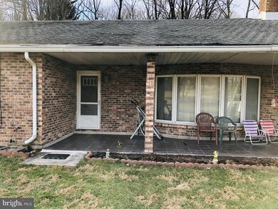 2605 Warren Rd, Reading, PA 19604 - photo 3