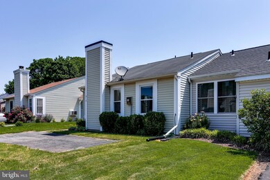 816 Chadwick Cir, Frederick, MD 21701 - photo 3