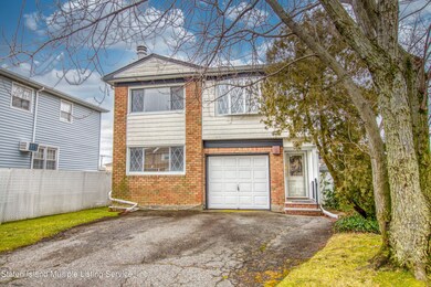 Welcome to 59 Adlai Circle!