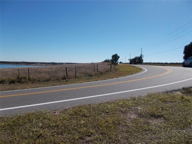 lOOK TO THE R) SEE CURVE ARROW EASEMENT RD THERE