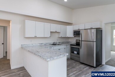 238 Grand St, Independence, OR 97351 - photo 3