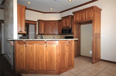 2400 SE 12th St, Moore, OK 73160 - photo 6