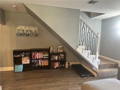 5712 NW Plantation Ln, Lees Summit, MO 64064 - photo 5