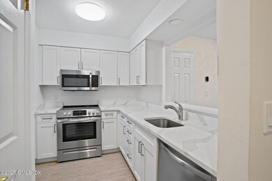 7 River Rd unit 310, Cos Cob, CT 06807 - photo 4