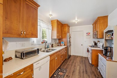 1858 Sutter Ave MLS-6