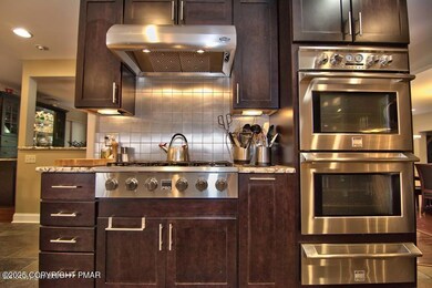 305 Camelot Dr, Stroudsburg, PA 18360 - photo 5