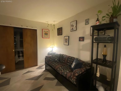 The Renaissance unit 4L, Freeport, NY 11520 - photo 3