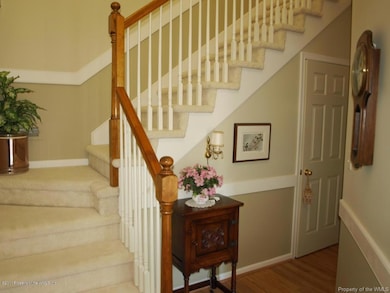 MeticulousFoyer W/Closet &GarageAccess