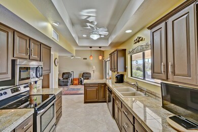 Kitchen w/granite tiles