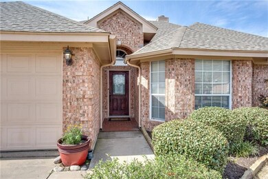 313 Carriage Ln, Saginaw, TX 76179 - photo 2