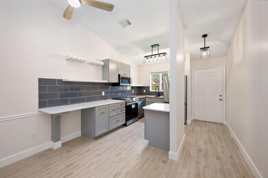 5214 Stacy St unit 22, West Palm Beach, FL 33417 - photo 3