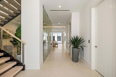 812 Palm Trail, Delray Beach, FL 33483 - photo 4