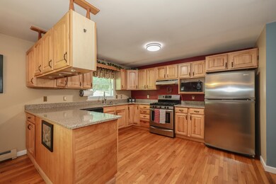 2 Huckins Dr, Newmarket, NH 03857 - photo 5