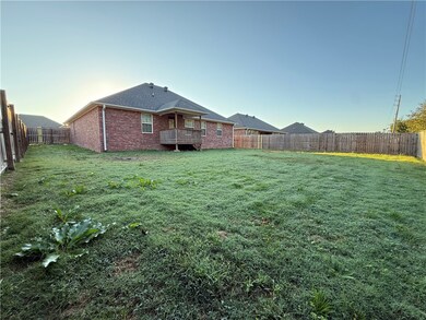 817 Saddlebrook, Gentry, AR 72734 - photo 4