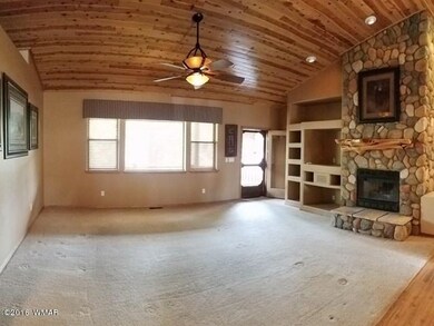005_LIVING ROOM