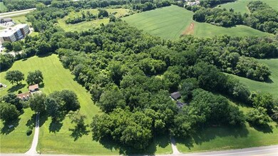 4411 Rochester Rd, Saint Joseph, MO 64506 - photo 7