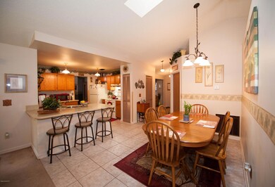 Spacious Dining area
