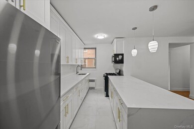 Pelham South unit 4G, Bronx, NY 10462 - photo 2