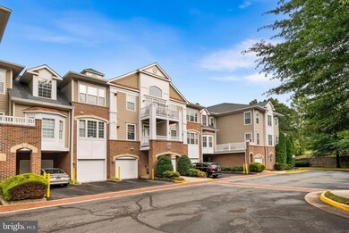 7860 Rolling Woods Ct unit 201, Springfield, VA 22152 - photo 2