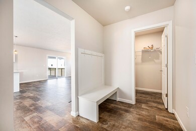 CDF048-i1910-Mudroom1