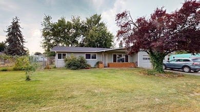 1634 Medart Ln, Grants Pass, OR 97527 - photo 3