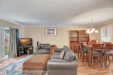 06-Living Room & Dining Room